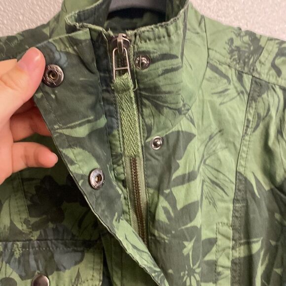 Green utility jacket with tropical print- Size large - Picture 6 of 12